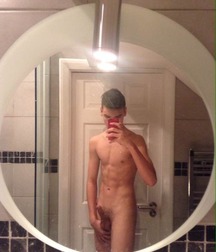 Boys & Selfies 5a359eb57ceb5.jpg