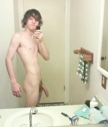 Boys & Selfies 5a359ebeddca5.jpg