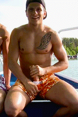 Sexy Guys 5a35ac74a32a5.gif