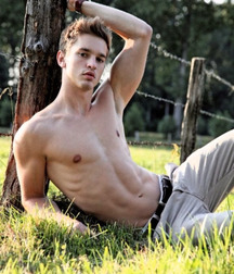Shirtless Sexy Males 5a37e5b6e5afe.jpg