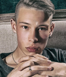 Cute Boys 5a3f3c88d88f9.jpg