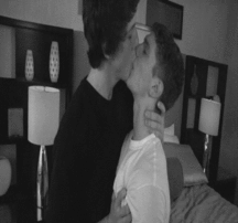 Beautiful Kissing Shots 5a427ec6647b6.gif