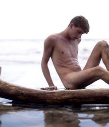 Boys Posing 5a4541ebf3226.jpg