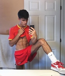 Selfies Not Naked 5a5191d6a5119.jpg