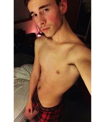 Selfies non-naked 5a529b43ca1c2.jpg