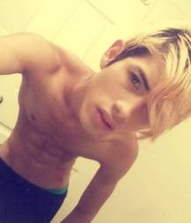 Selfies non-naked 5a529b44eb4e6.jpg