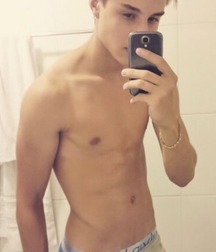 Selfies non-naked 5a529b4b02a51.jpg