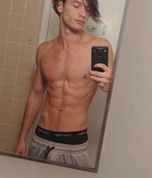 Selfies non-naked 5a529b506d6ef.jpg