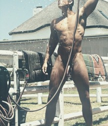 Naked Outdoors 5a52e10b4a51e.jpg