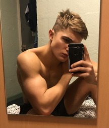 Shirtless Selfies 5a5a1be5722f2.jpg