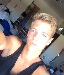 Shirtless Selfies 5a5a1bf143d50.jpg