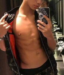 Shirtless Selfies 5a5a1bf8d7e63.jpg