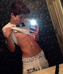 Shirtless Selfies 5a5a1bf9a7e89.jpg