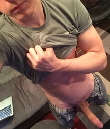 Selfie Boys 5a6eaf41923ea.jpg