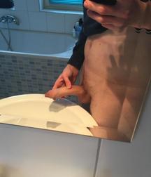 Boys in Selfies 5a808cb828e93.jpg