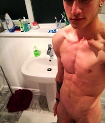 Boys in Selfies 5a808cc327520.jpg