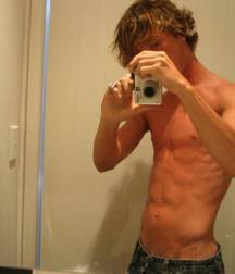 Boys Selfies non-nude 5a88e15922527.jpg