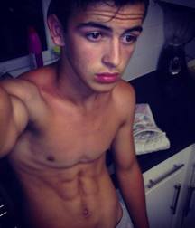 Boys Selfies non-nude 5a88e15f0a5c8.jpg