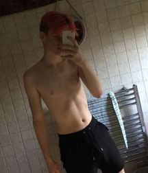 Boys Selfies non-nude 5a88e160abd6e.jpg