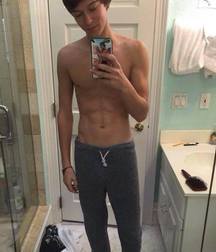 Boys Selfies non-nude 5a88e167c95c0.jpg