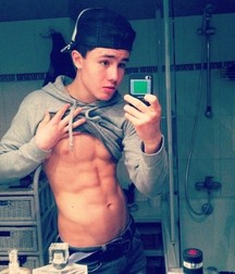 Boys Selfies non-nude 5a88e168a1ea2.jpg