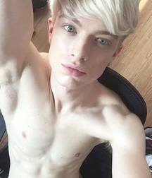 Boys Selfies non-nude 5a88e16a2d48d.jpg