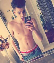 Boys Selfies non-nude 5a88e16e8ff88.jpg
