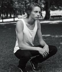 Cute Boy Night 5a88e1be243cd.jpg