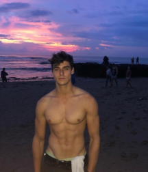 Hunks! 5a9cb5376d0f9.png