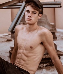 Skins 5aac3fcea9c19.jpg