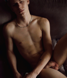 Naked Teen Boys 5aae935d76ead.png