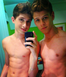 Two's are Bettre Than One's 5ab843833818a.png