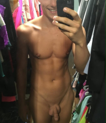 Selfies 5abea8323d0e6.png