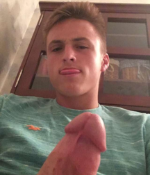 Selfies 5abea83fb54da.png