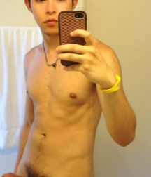 Boys Selfies 5ac2b27bd5a5f.png
