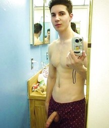 Boys & Selfies 5ad17bb5683d0.jpg