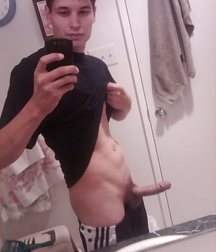 Boys & Selfies 5ad17bcc89cda.jpg