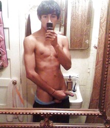 Boys & Selfies 5ad17c211bbfc.jpg