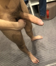 Too Big, But Nice 5ad7c13ab0aba.jpg