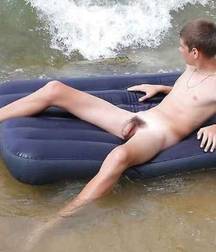 Nudist Boys 5ada5a139e067.jpg