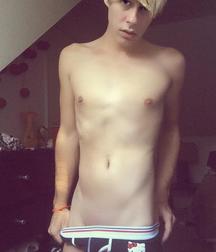Cute Boys 5ade7d4677208.jpg