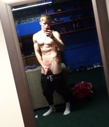 Boy Selfies 5ae0658eba07a.jpg