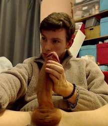 Boy Selfies 5ae065938c289.jpg