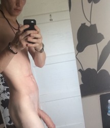 Boy Selfies 5ae0659647bdf.jpg