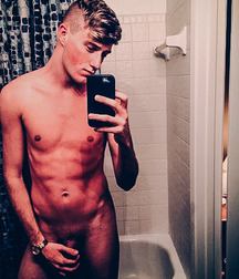 Boy Selfies 5ae0659e434a9.jpg