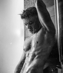 B&W Sexy Beauty 5af232952b307.jpg