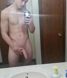 Boys Selfies 5af905a4e1c10.jpg