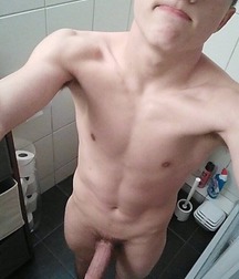 Boys and Selfies 5b0bf5af15bf3.jpg