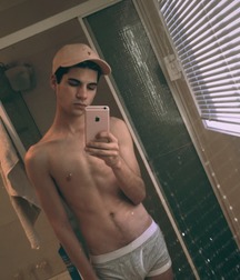 Boys and Selfies 5b0c8115d04b0.jpg