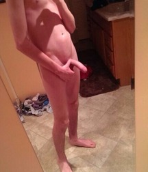 Guys Can't Resist Mirrors 5b132344cc683.jpg